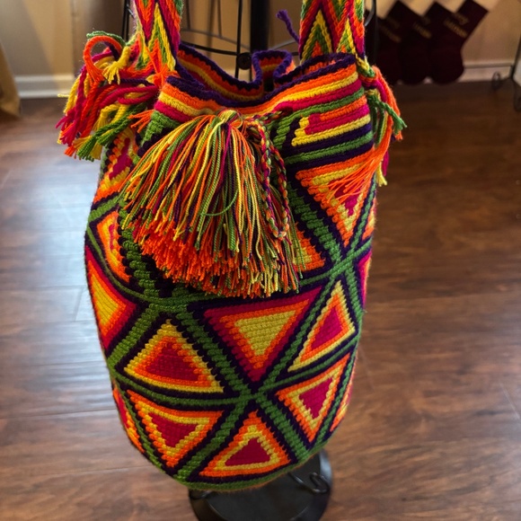 Mochila Bag made by Wayuu tribe in Colombia - Picture 2 of 3